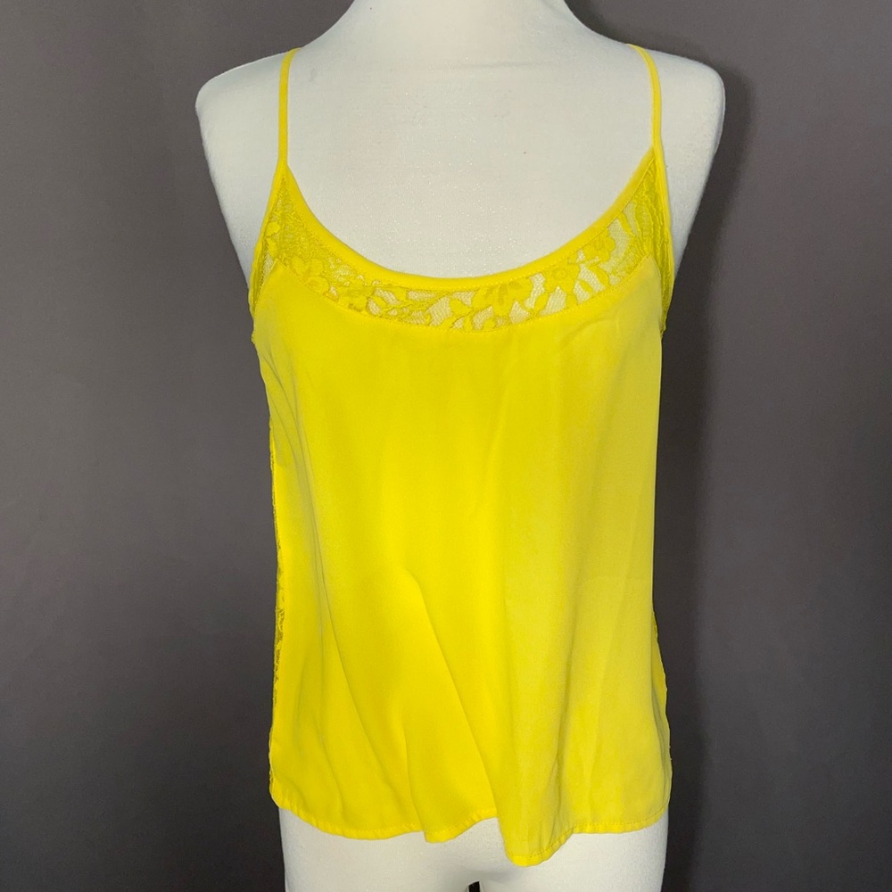 NWT Cute yellow Lacey tank.